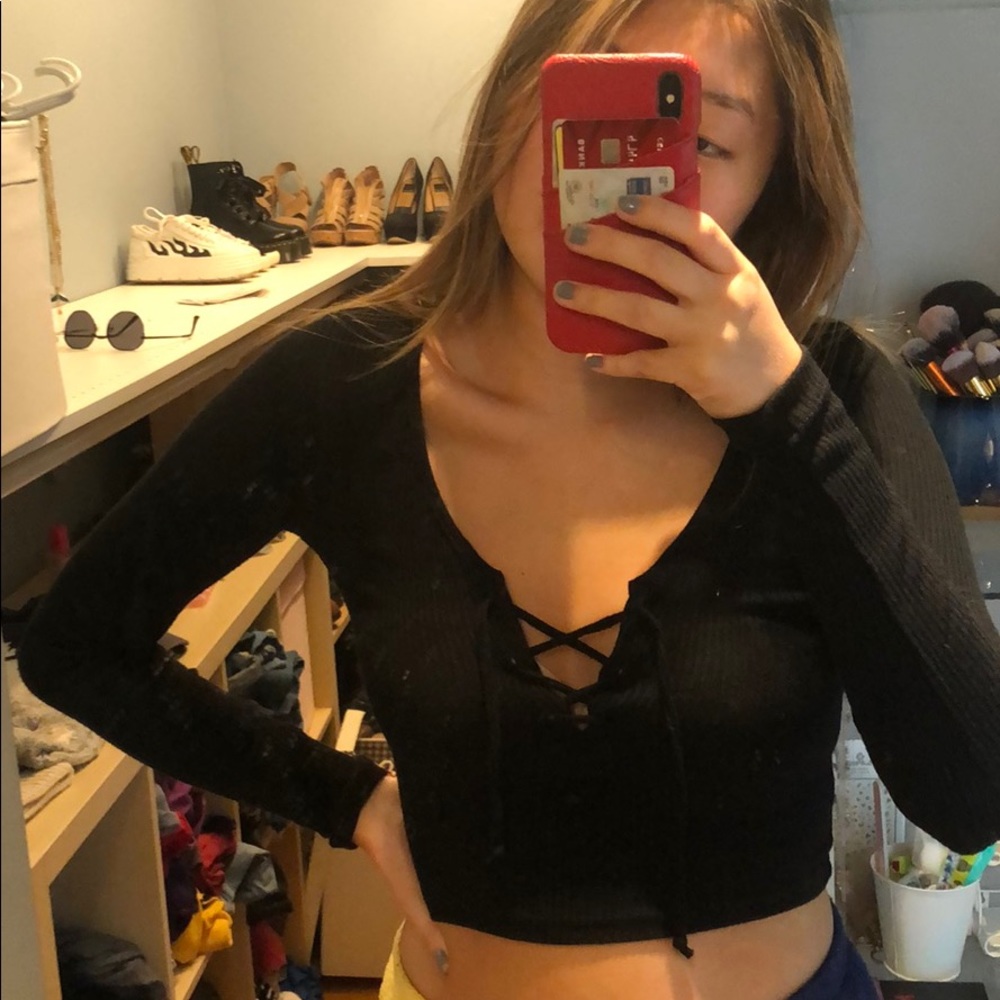Black tied crop top